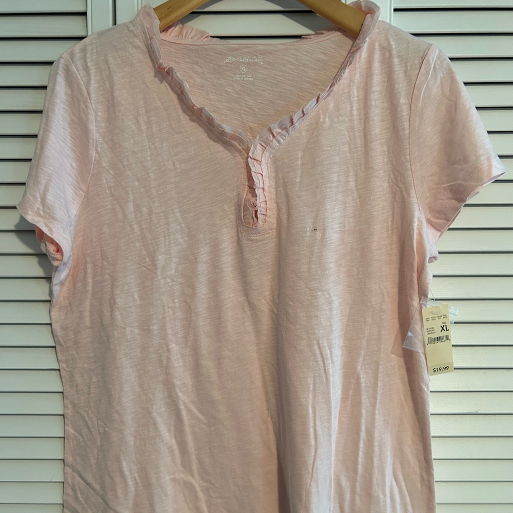 Eddie Bauer Women’s Keyhole Light Pink Shirt NWT XL